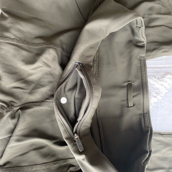 Lululemon 23” crops - Picture 7 of 9